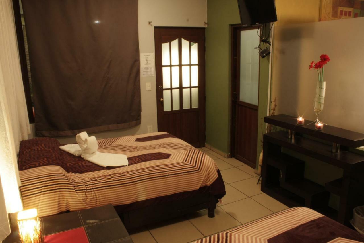 Telpochcalli Hotel & Temazcal ซาน ฮวน ตีโอตีฮัวคัน ภายนอก รูปภาพ